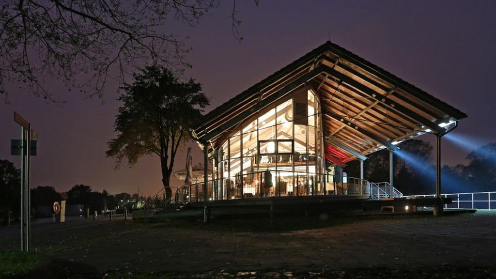 乌特奇科餐厅酒店 格赖夫斯瓦尔德 外观 照片
